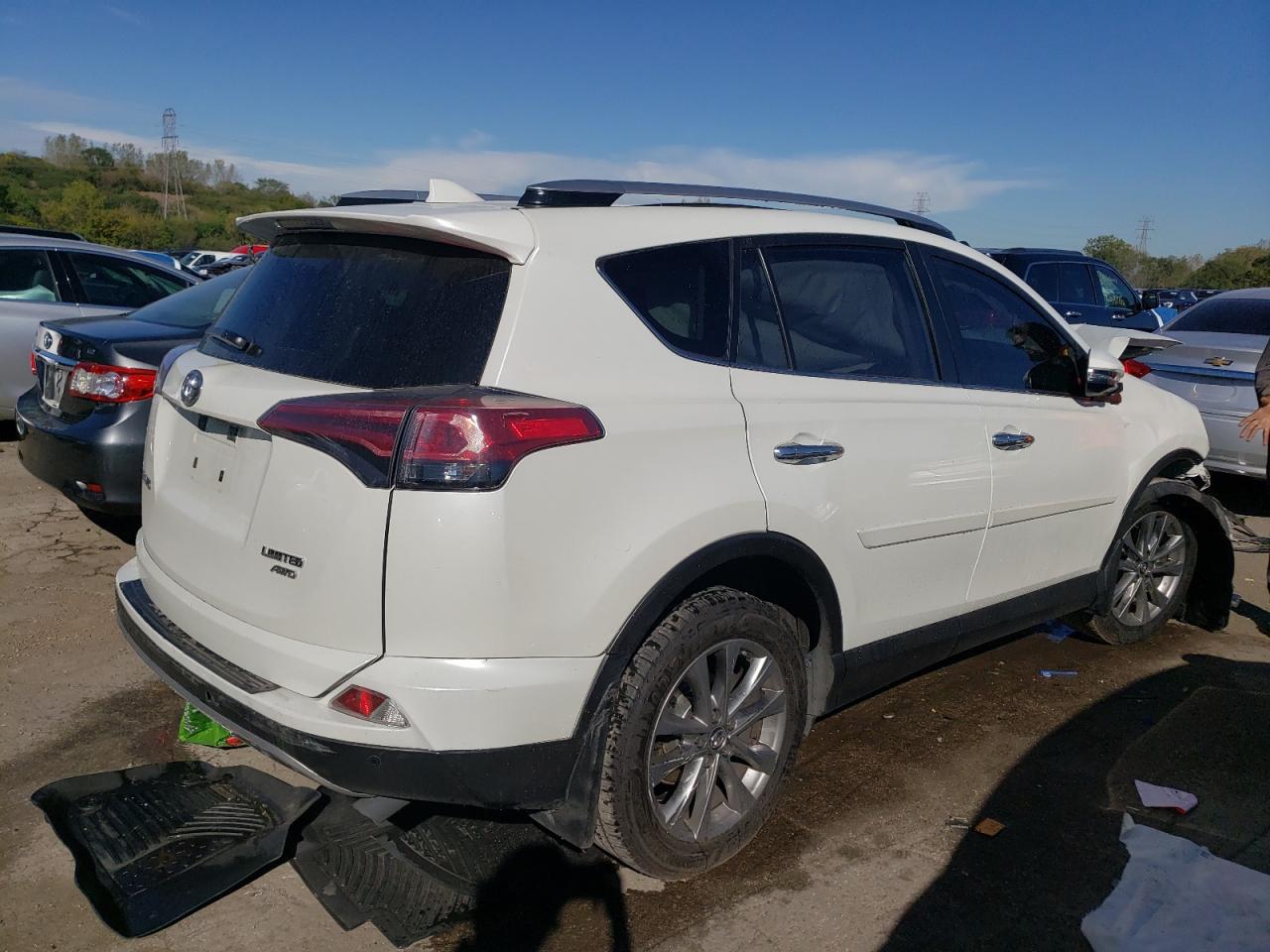 2017 Toyota RAV 4 - Image 3