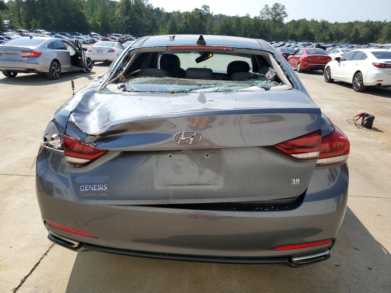 2015 Hyundai Genesis 3.8L VIN: KMHGN4JE2FU068525 Lot: 74798964