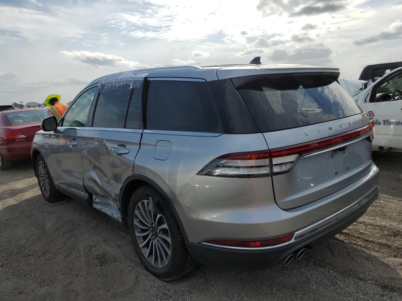 VIN 5LM5J7WC1NGL02997 2022 LINCOLN AVIATOR no.2