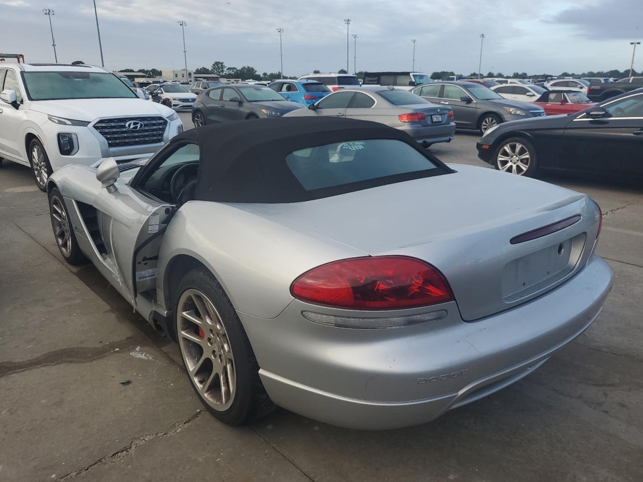 2004 Dodge Viper - Image 2