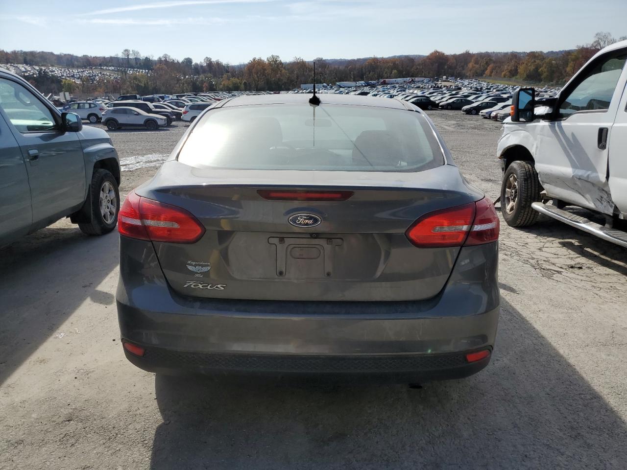 2017 Ford Focus S VIN: 1FADP3E2XHL256882 Lot: 77711064