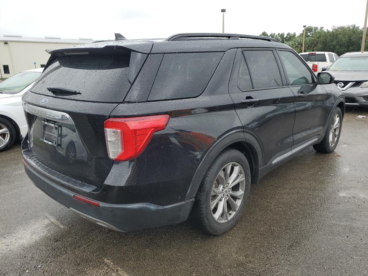2022 Ford Explorer - Image 3