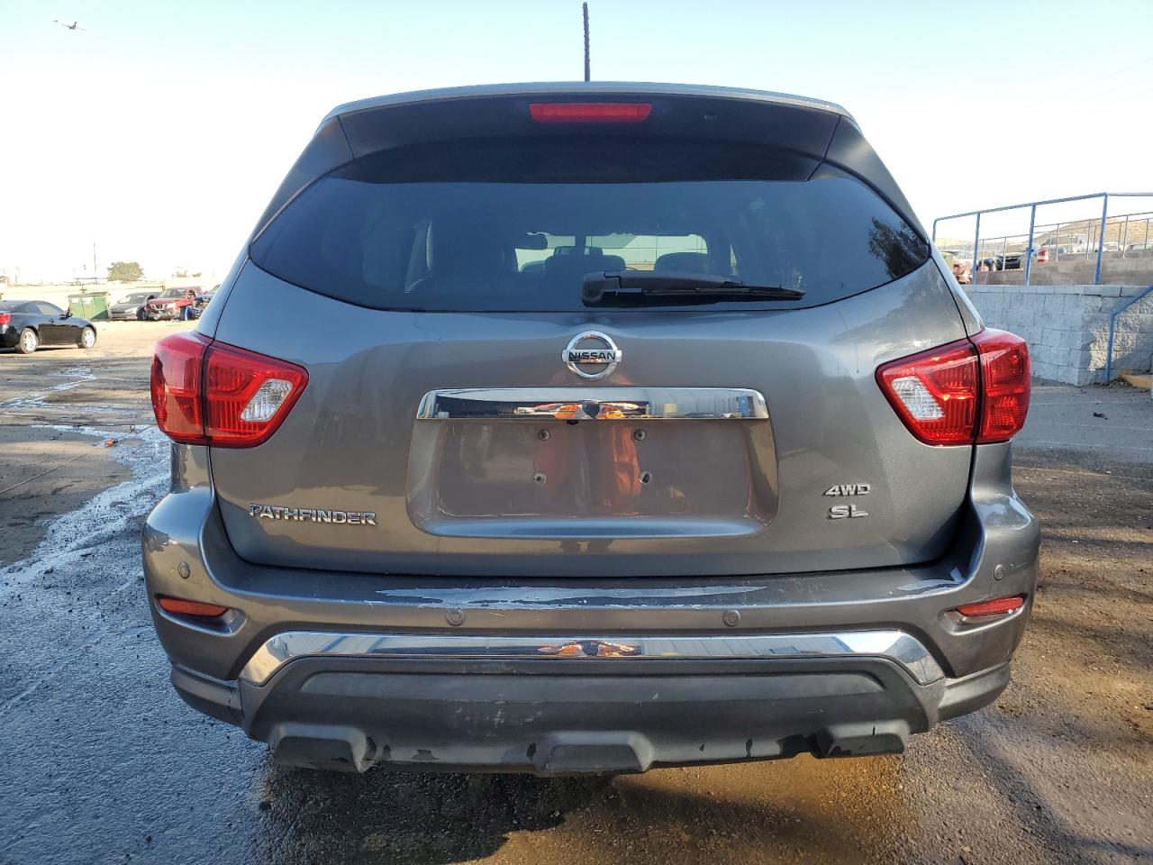 2018 Nissan Pathfinder S VIN: 5N1DR2MM3JC618067 Lot: 75306294