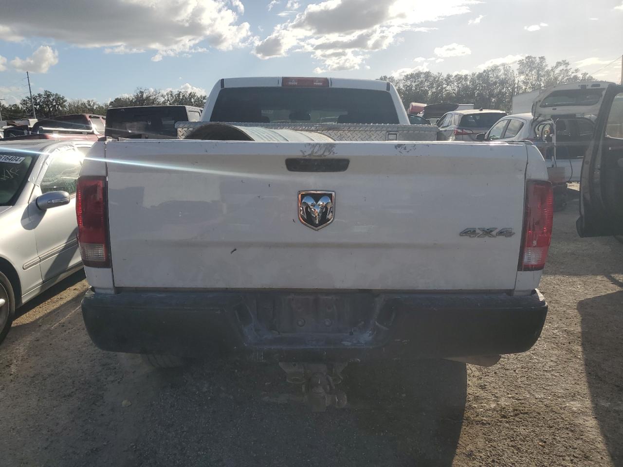 1C6RR7ST1KS663217 2019 Ram 1500 Classic Tradesman