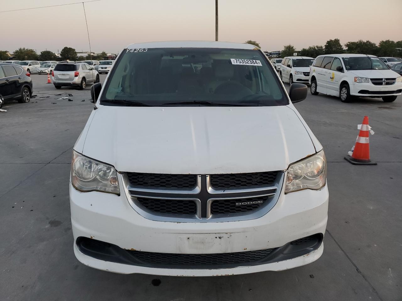 2017 Dodge Caravan - Image 5