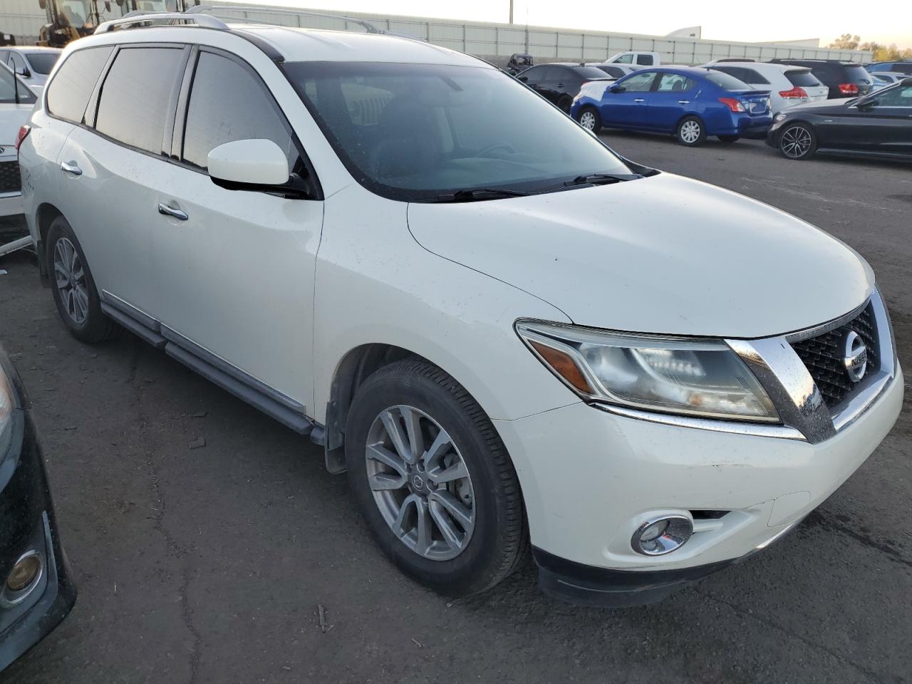 2015 Nissan Pathfinder - Image 4