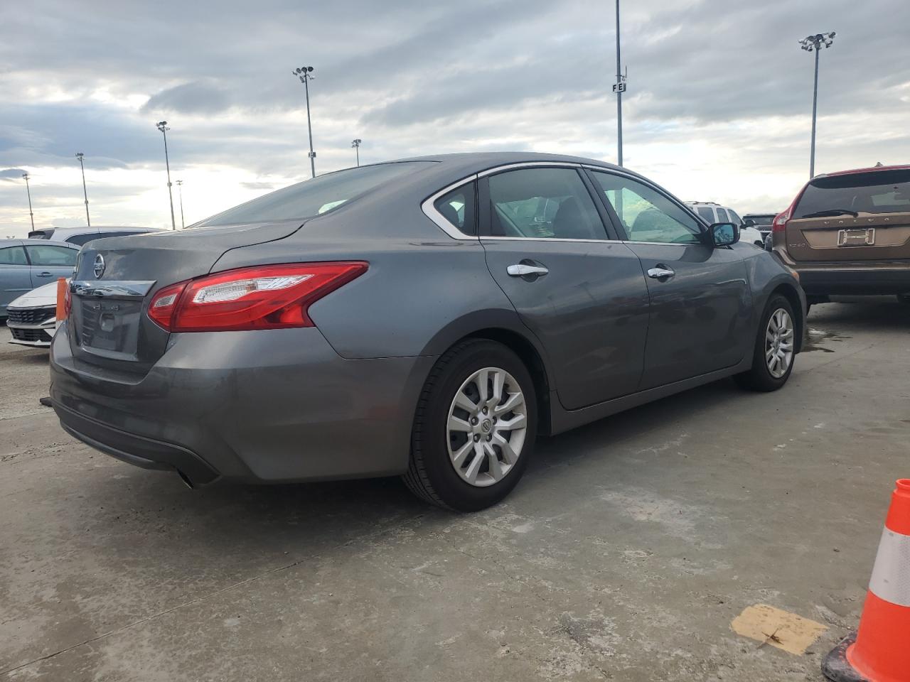 2016 Nissan Altima - Image 3