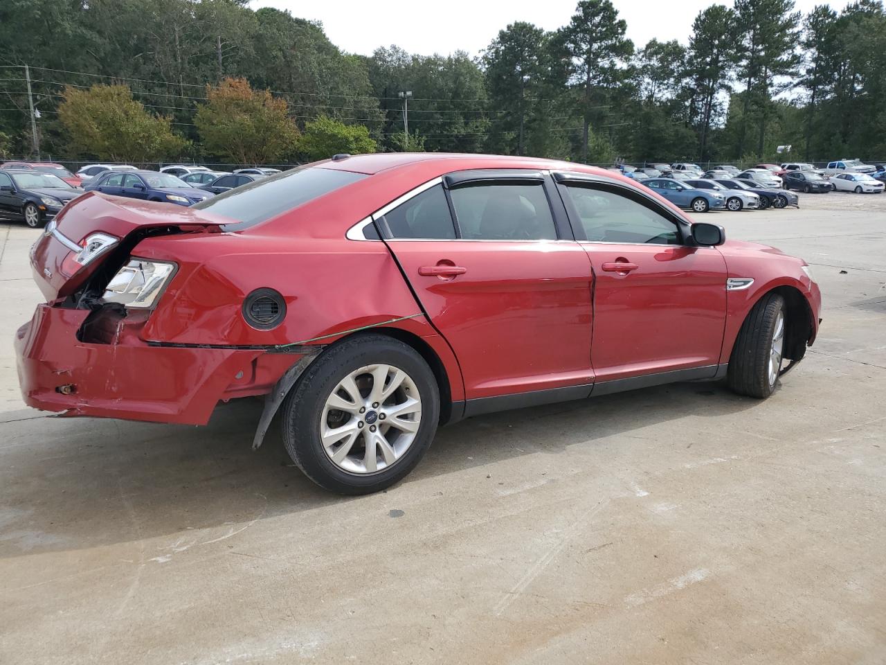 2010 Ford Taurus - Image 3