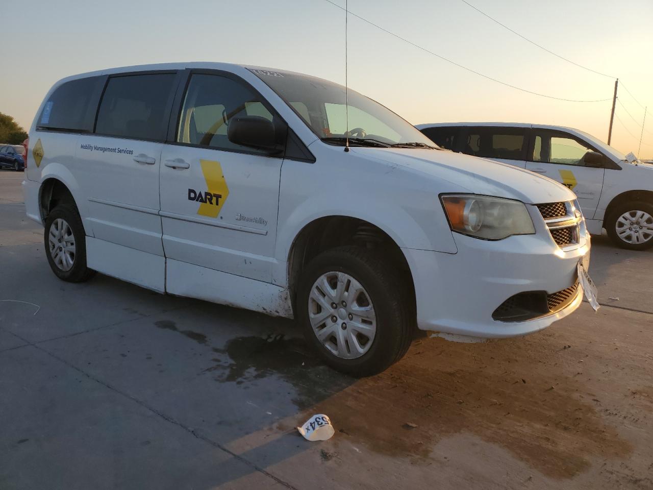 2017 Dodge Caravan - Image 4