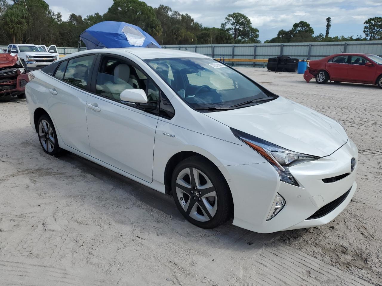 VIN JTDKARFU4H3053010 2017 TOYOTA PRIUS no.4