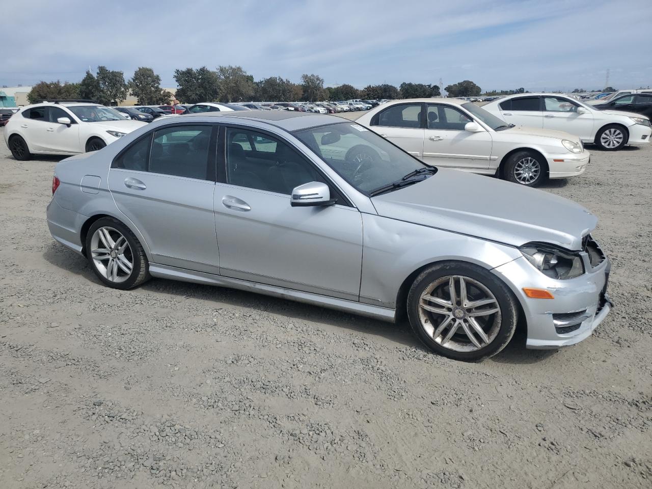 VIN WDDGF8AB4DG120012 2013 MERCEDES-BENZ C-CLASS no.4