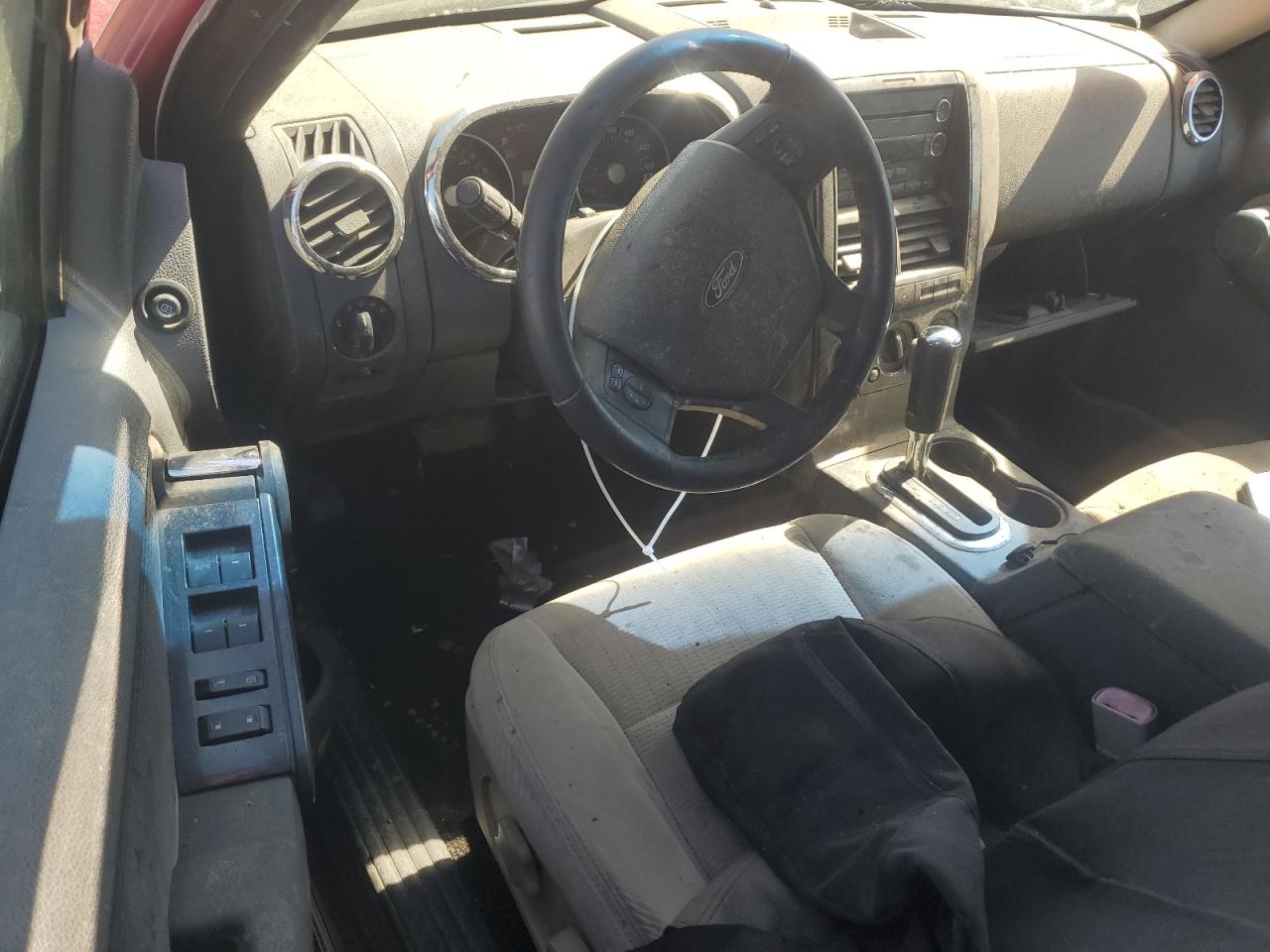 2008 Ford Explorer Xlt VIN: 1FMEU73E68UB22565 Lot: 73176094