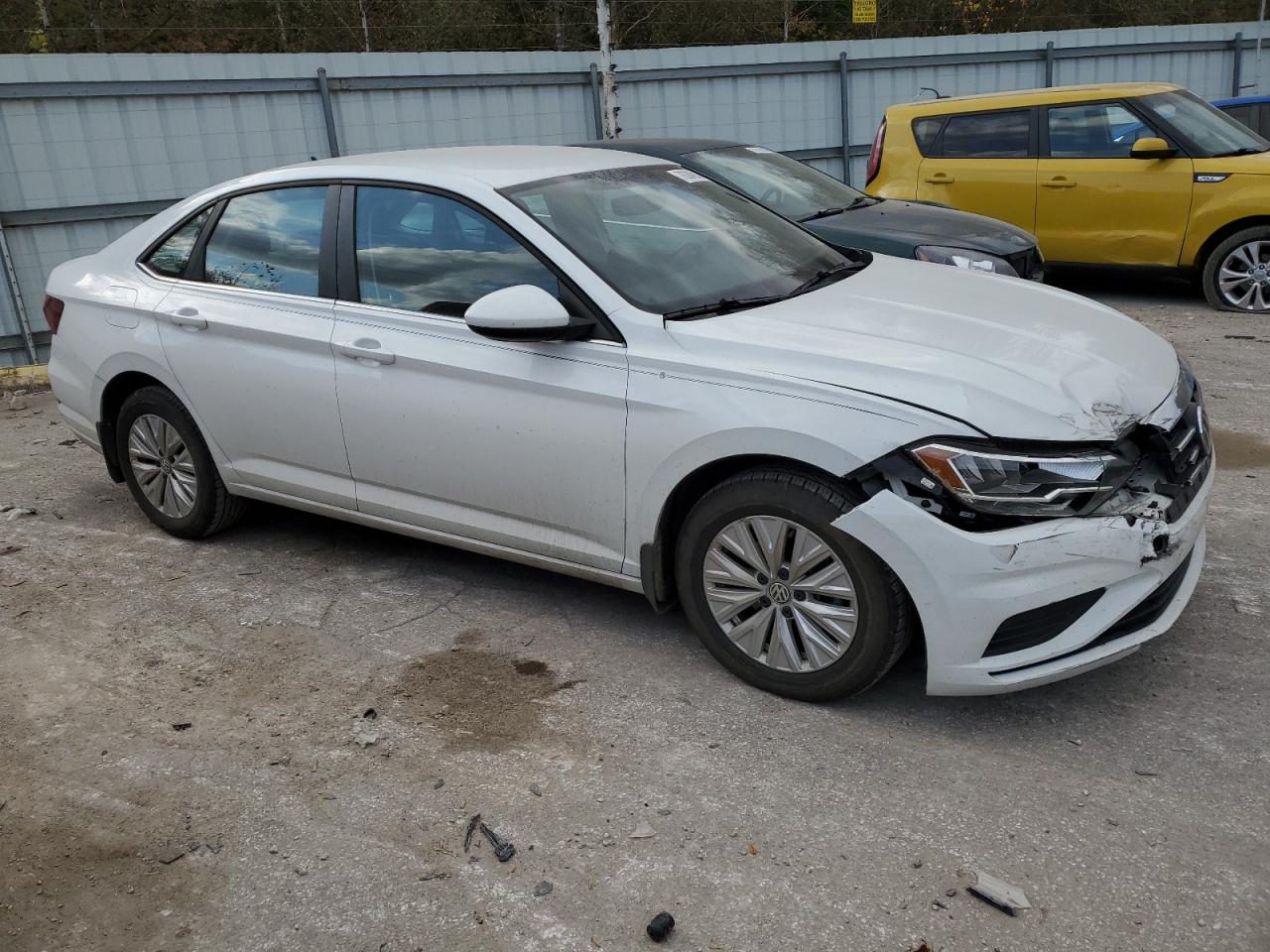 2019 Volkswagen Jetta - Image 4