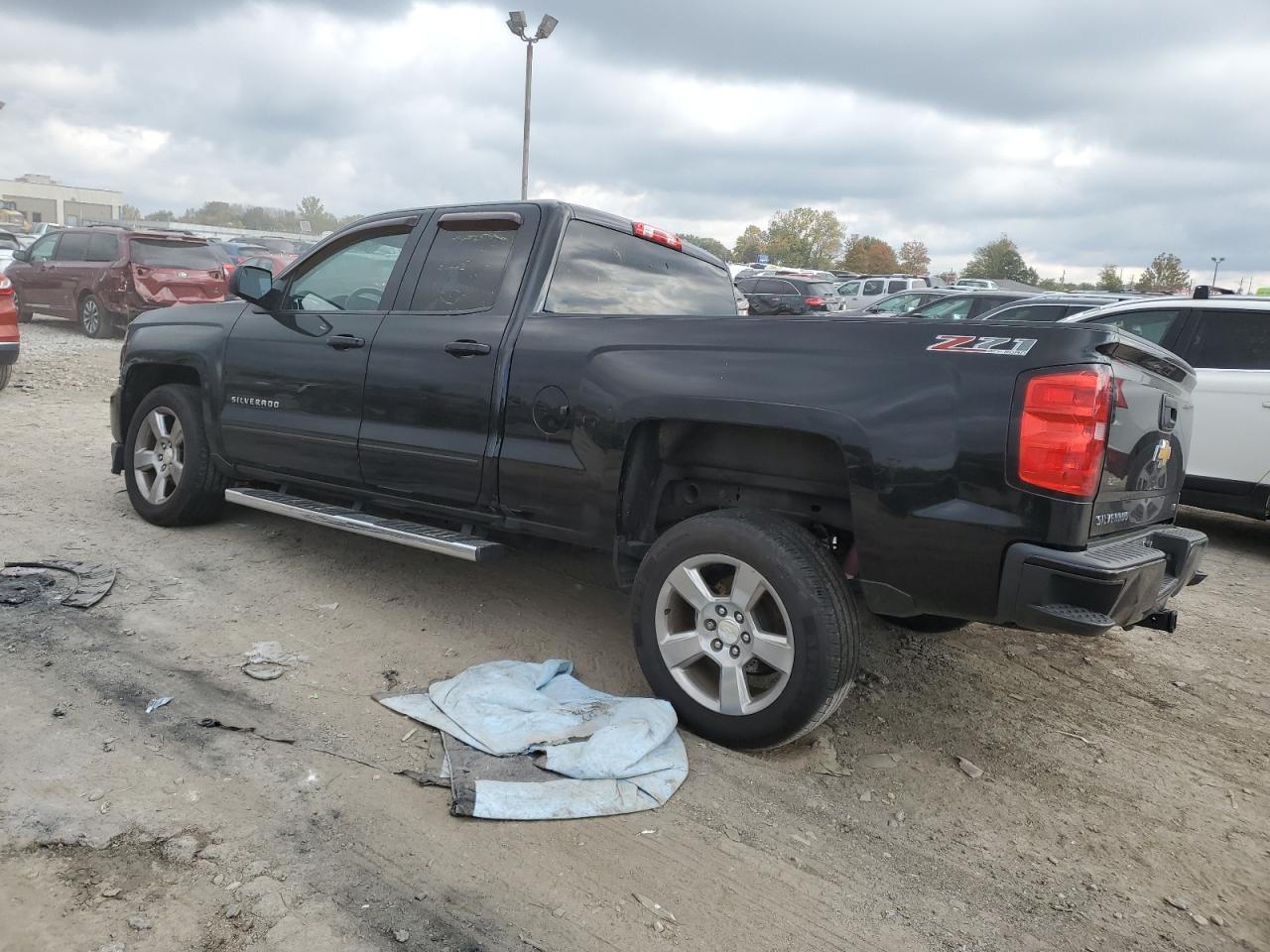 2017 Chevrolet Silverado K1500 Lt VIN: 1GCVKREC3HZ212258 Lot: 76058434