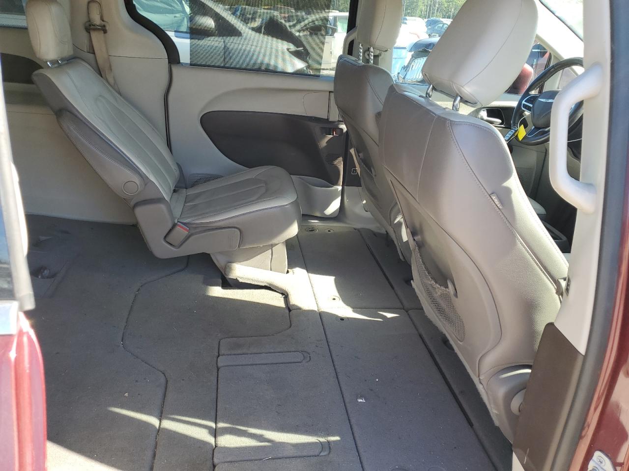 2018 Chrysler Pacifica - Image 11