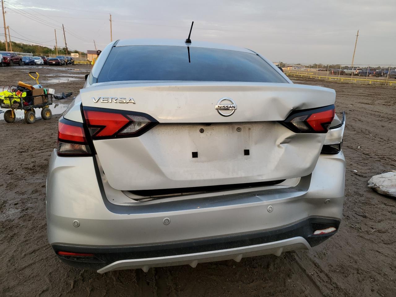 2021 Nissan Versa - Image 6