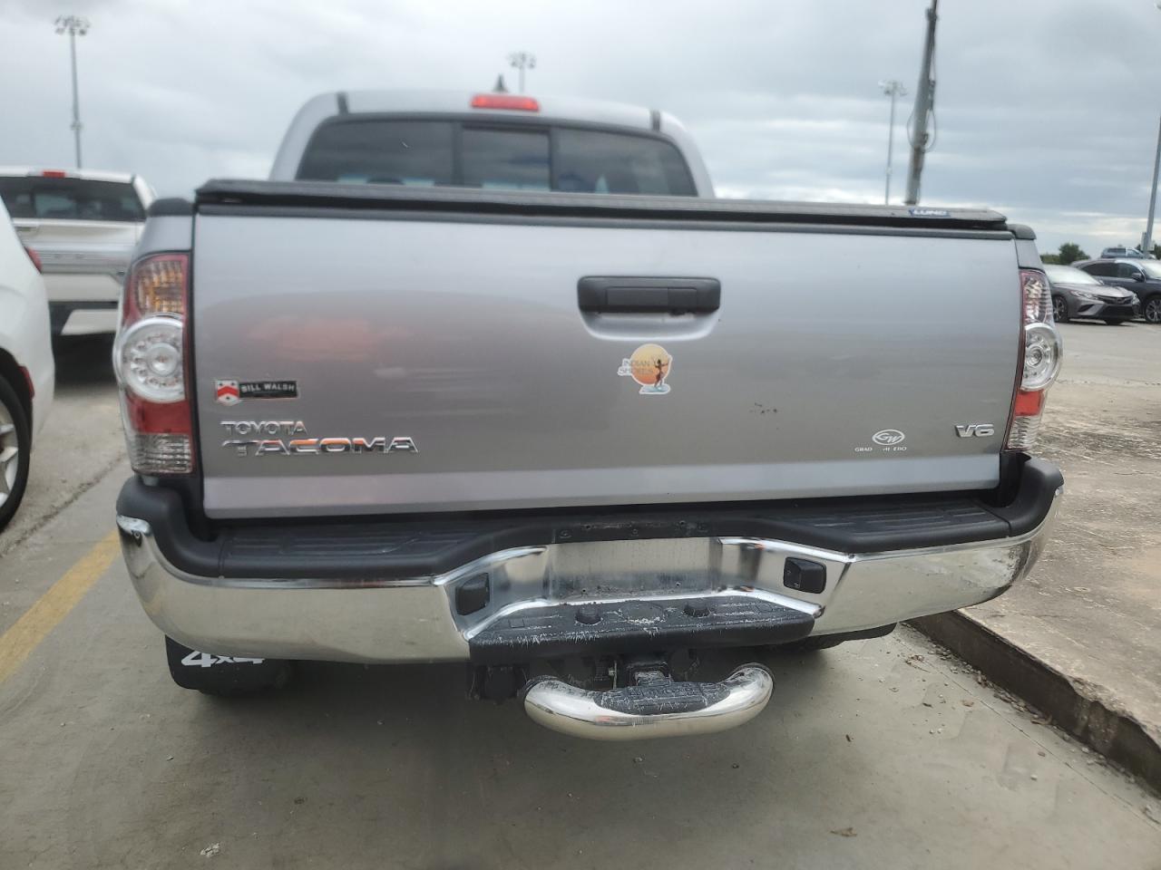 2015 Toyota Tacoma - Image 6