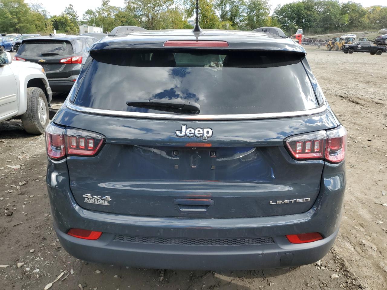 3C4NJDCB7JT423833 2018 Jeep Compass Limited