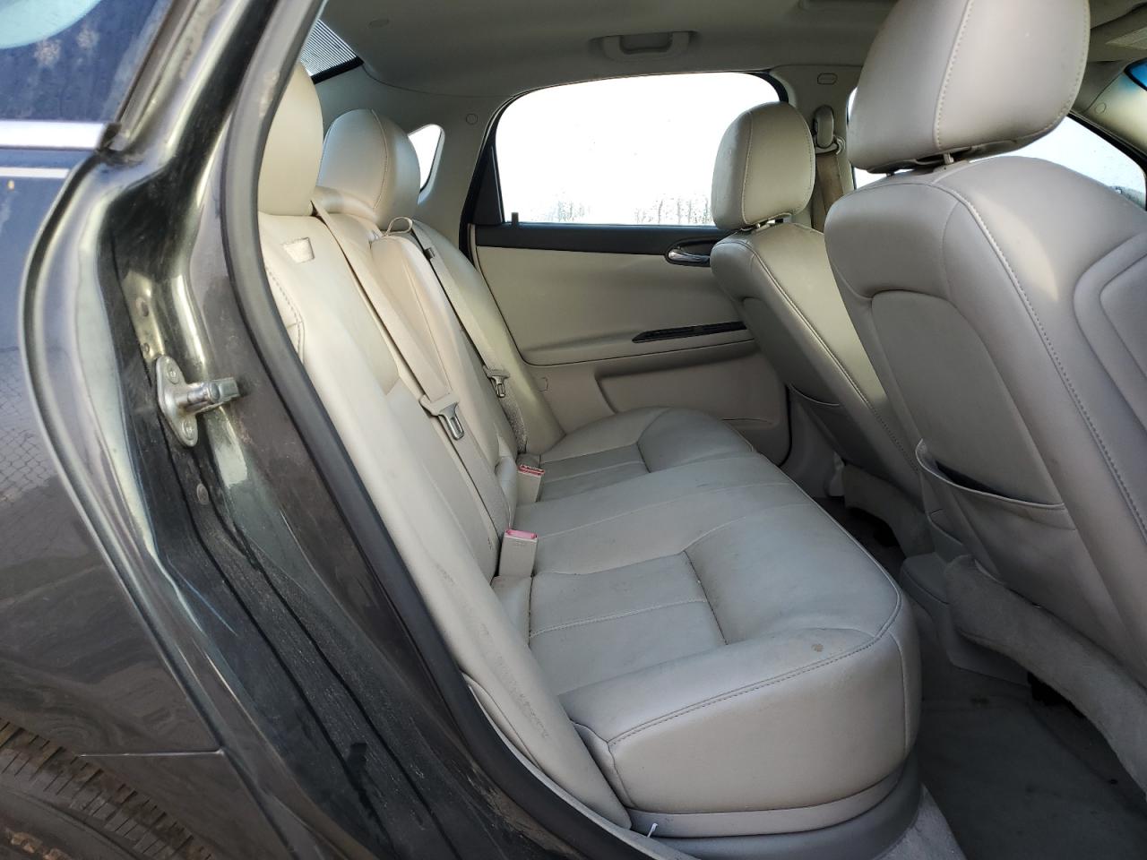 2014 Chevrolet Impala - Image 10