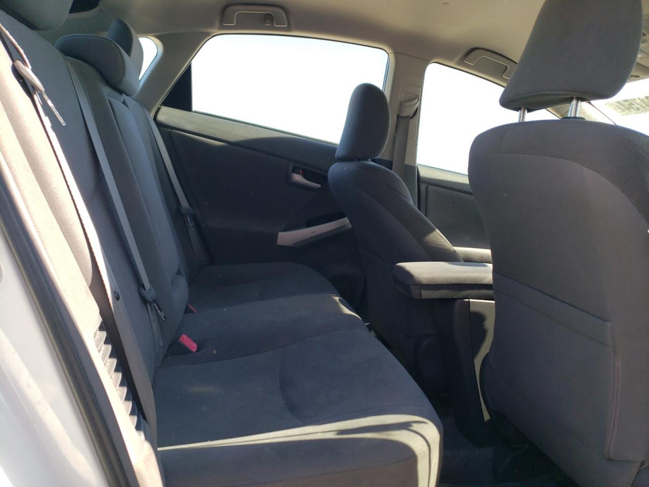2011 Toyota Prius - Image 10