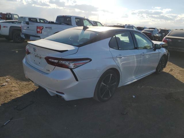  TOYOTA CAMRY 2018 Белый