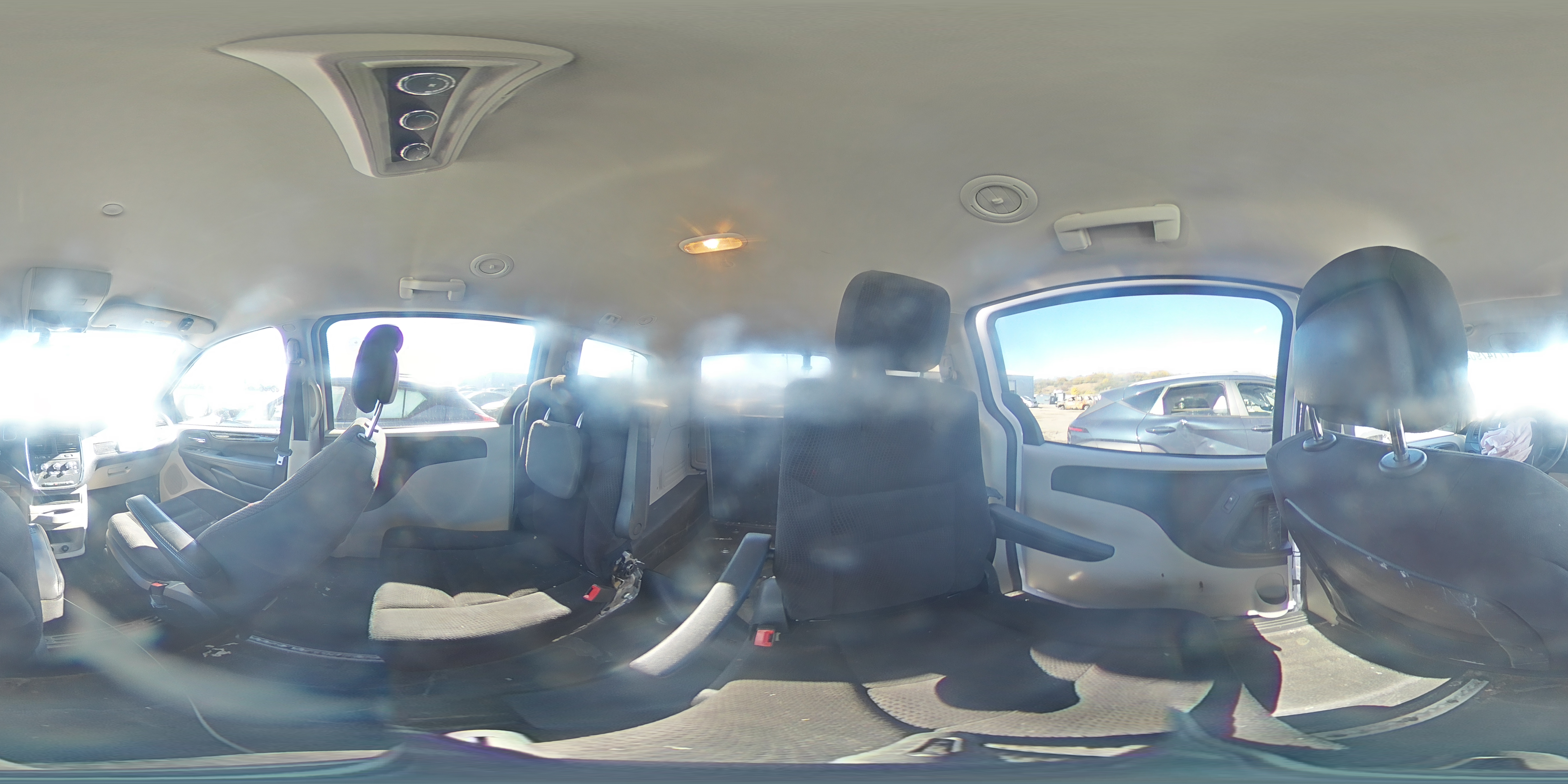 2019 Dodge Caravan - Image 15