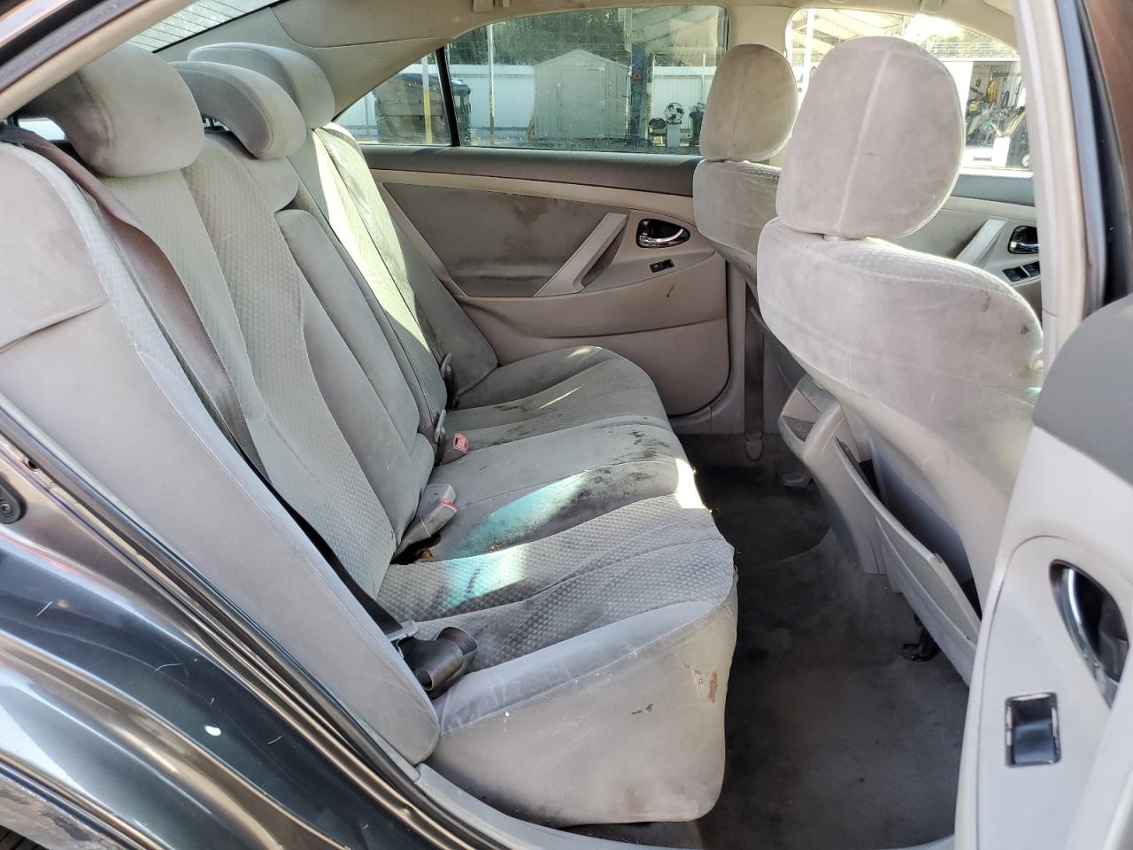 2009 Toyota Camry - Image 11
