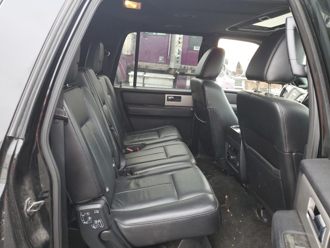 2017 Ford Expedition - Image 11