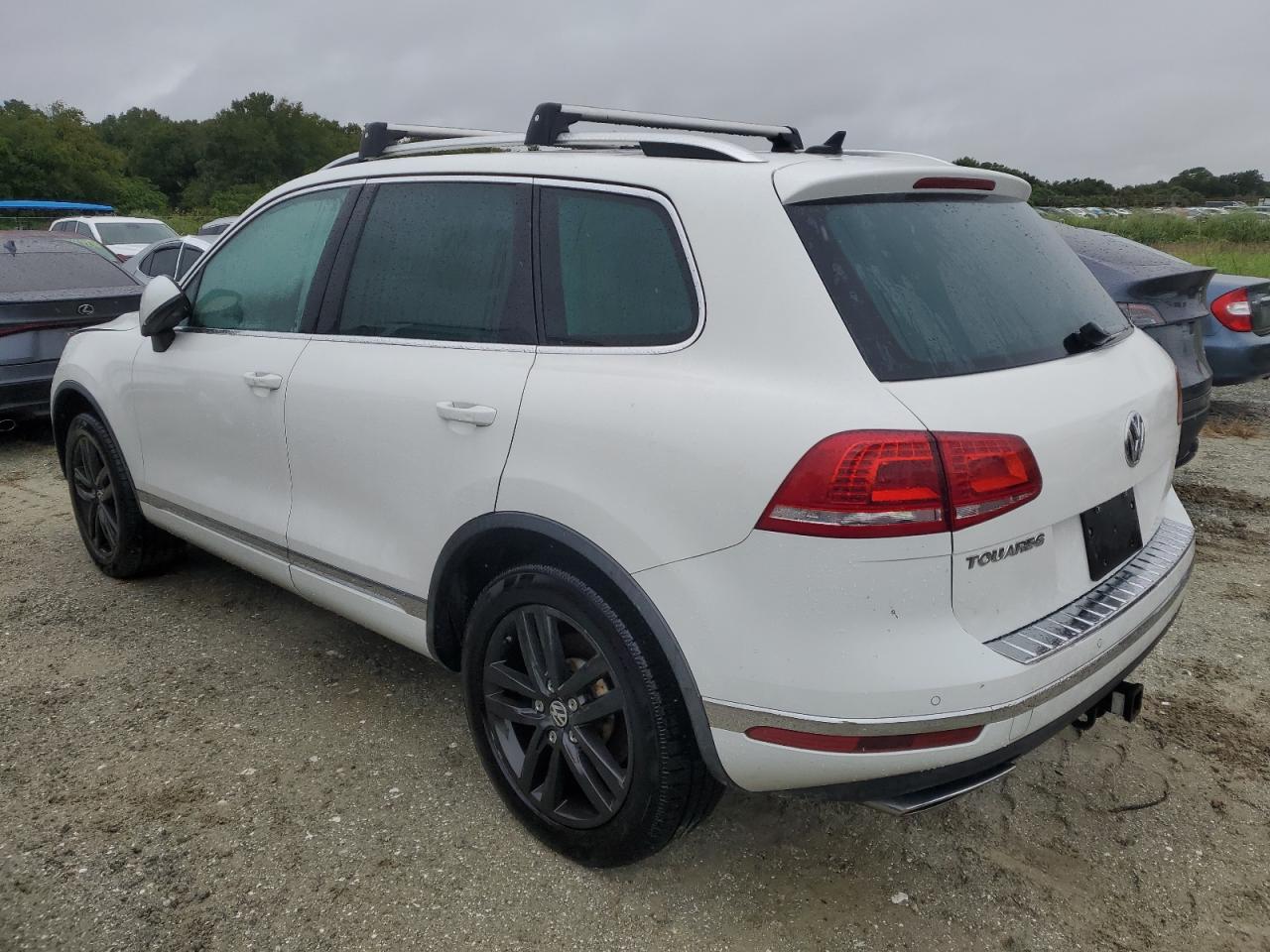 WVGEP9BPXGD001803 2016 VOLKSWAGEN TOUAREG - Image 2