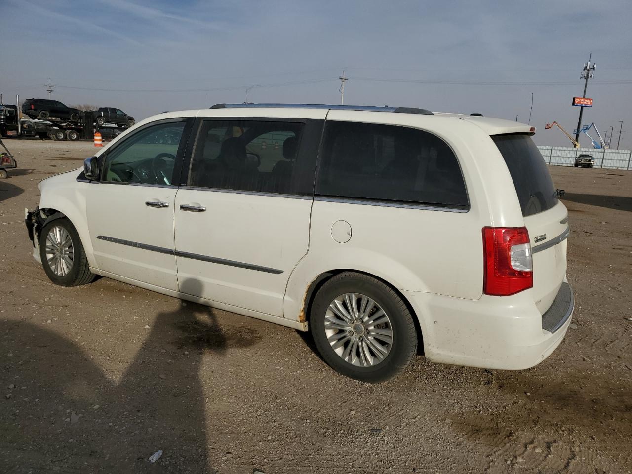 2013 Chrysler Town & Country - Image 2