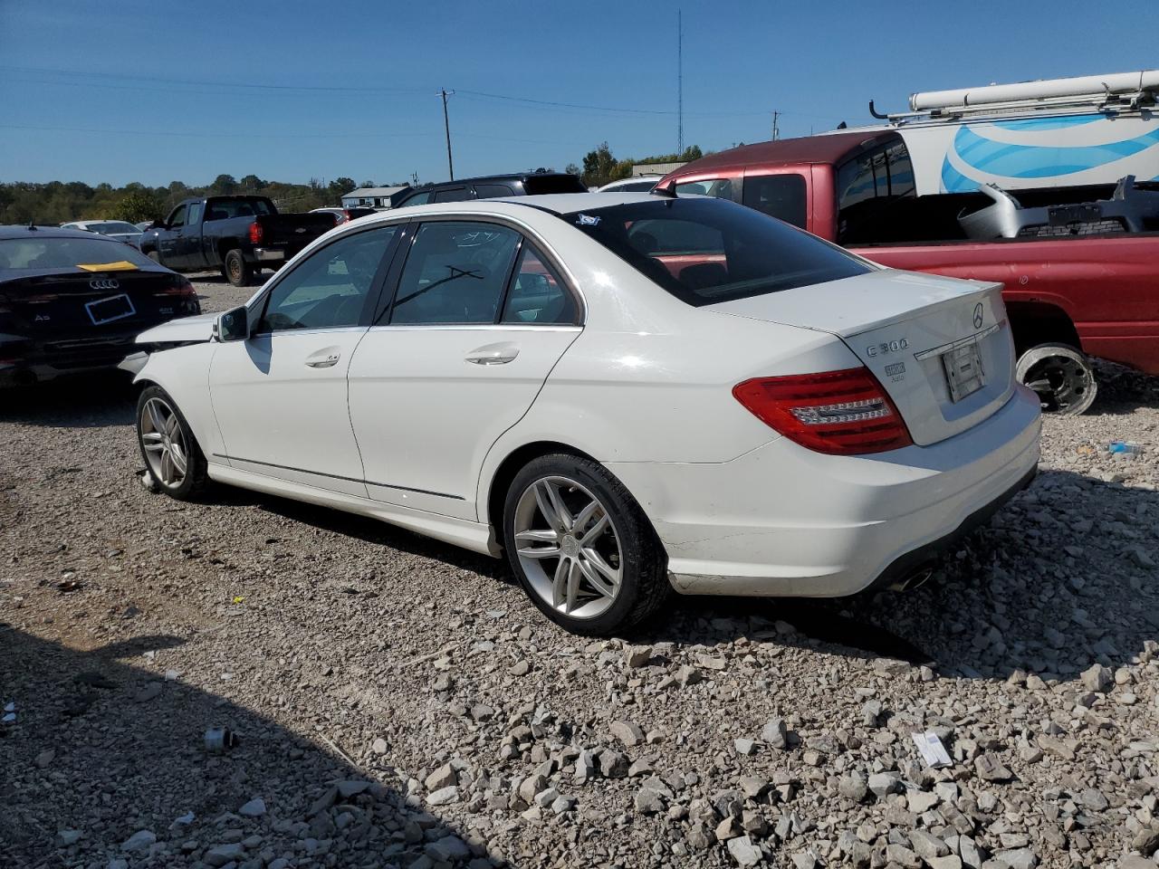 VIN WDDGF8AB2ER314298 2014 MERCEDES-BENZ C-CLASS no.2