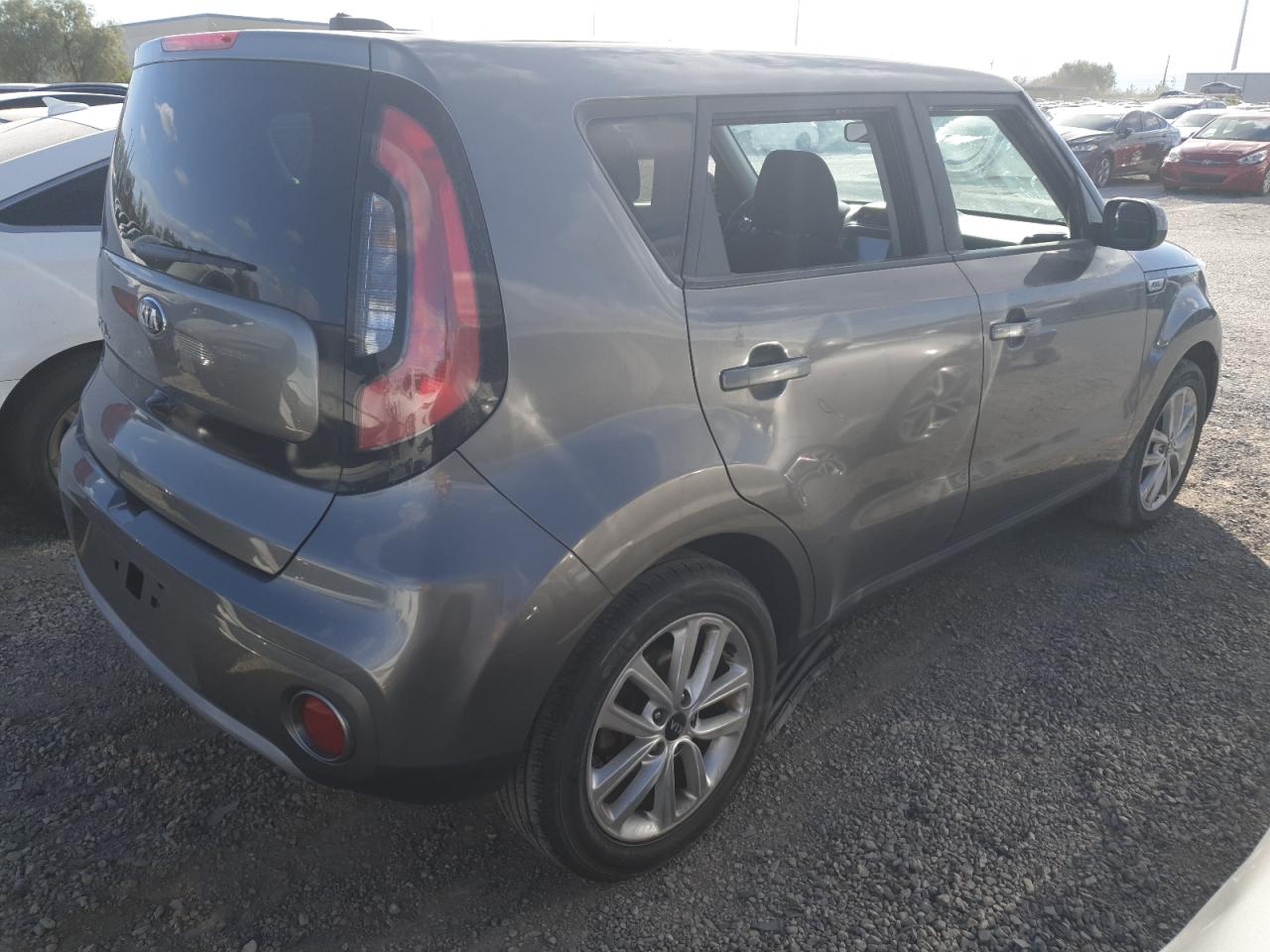 VIN KNDJP3A56K7697356 2019 KIA SOUL no.3