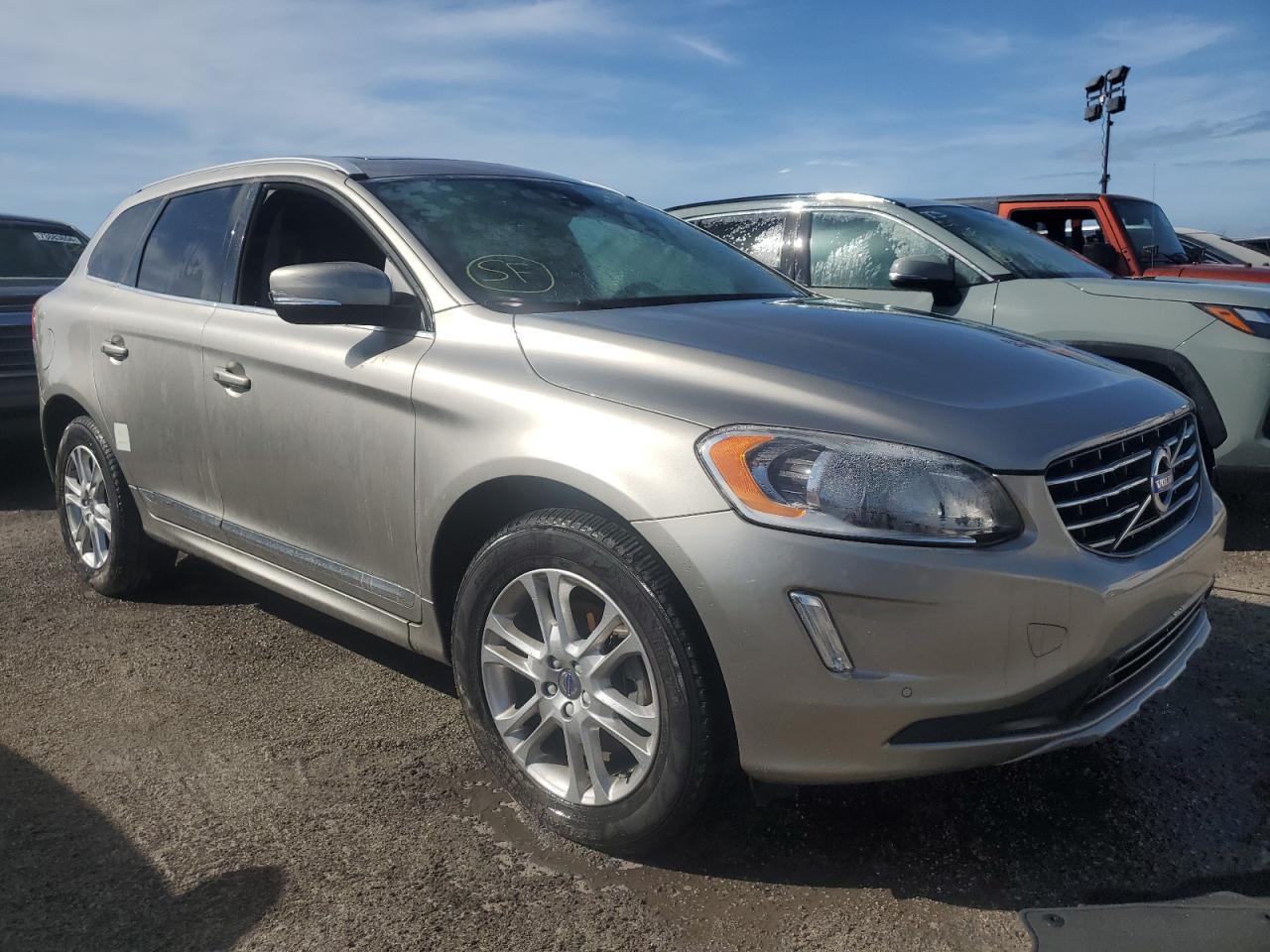 2016 Volvo XC60 - Image 4
