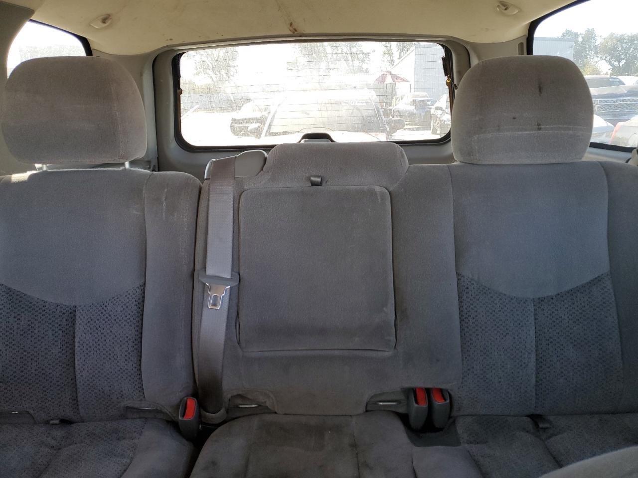 2005 Chevrolet Tahoe - Image 10