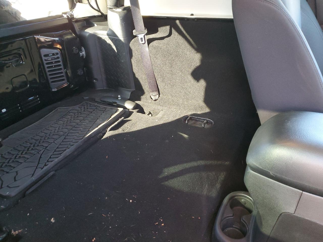 2016 Jeep Wrangler - Image 11
