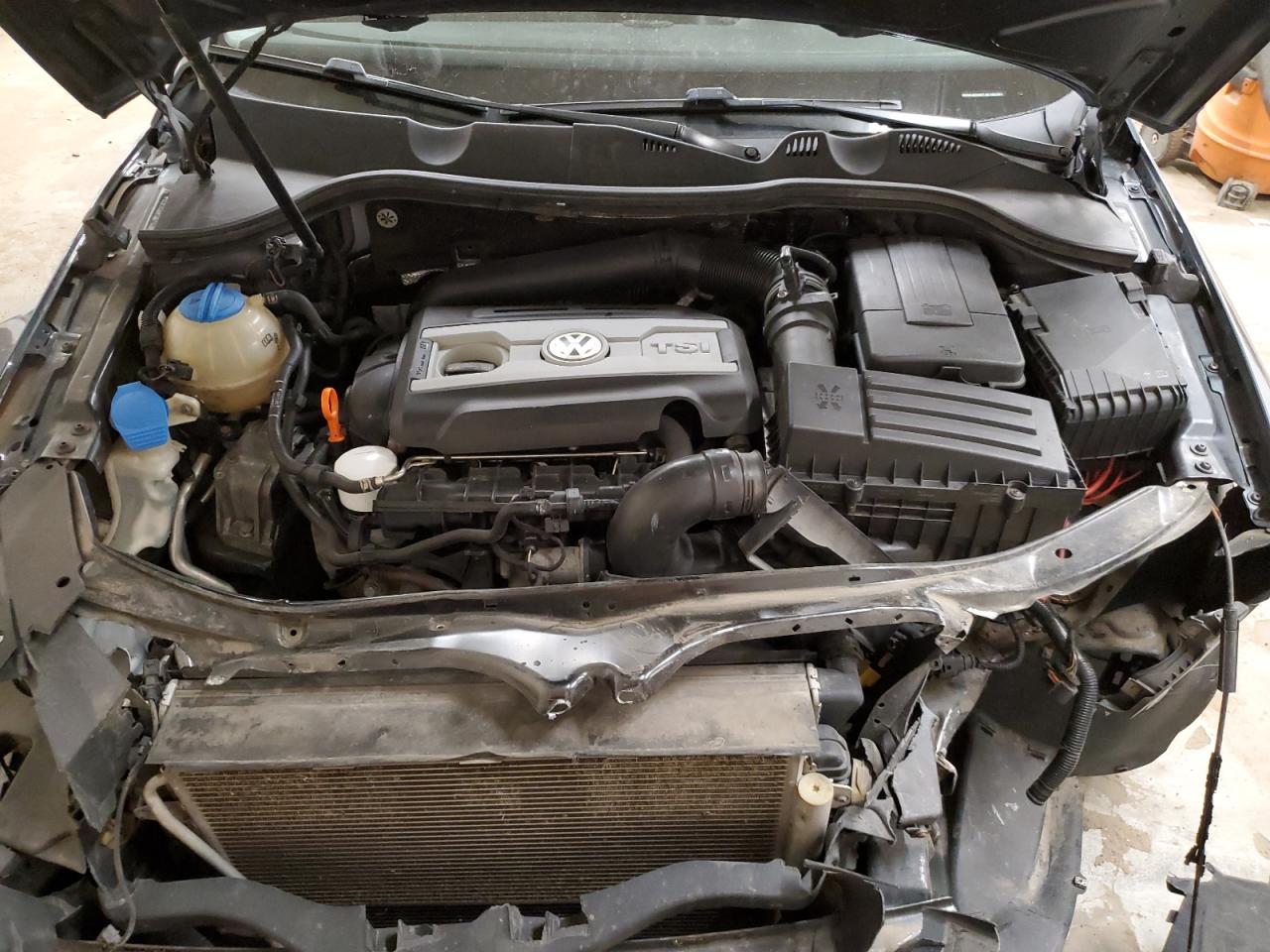 2010 Volkswagen Passat Komfort VIN: WVWJK9AN1AE160387 Lot: 76889324