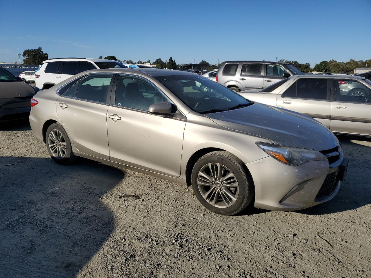 VIN 4T1BF1FK2FU079514 2015 TOYOTA CAMRY no.4