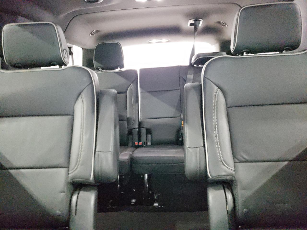 2023 Chevrolet Suburban - Image 10