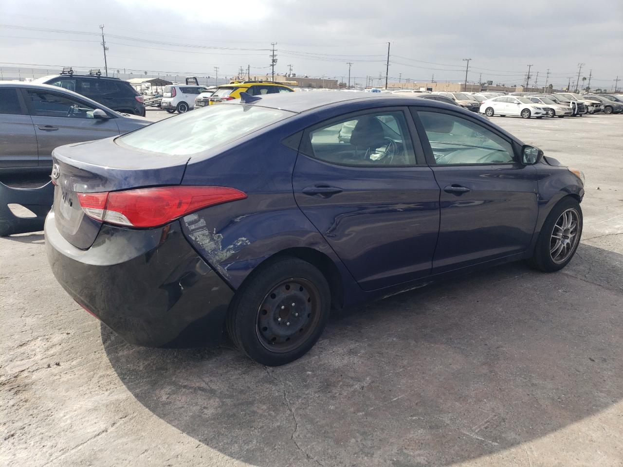 VIN 5NPDH4AE8DH333650 2013 HYUNDAI ELANTRA no.3