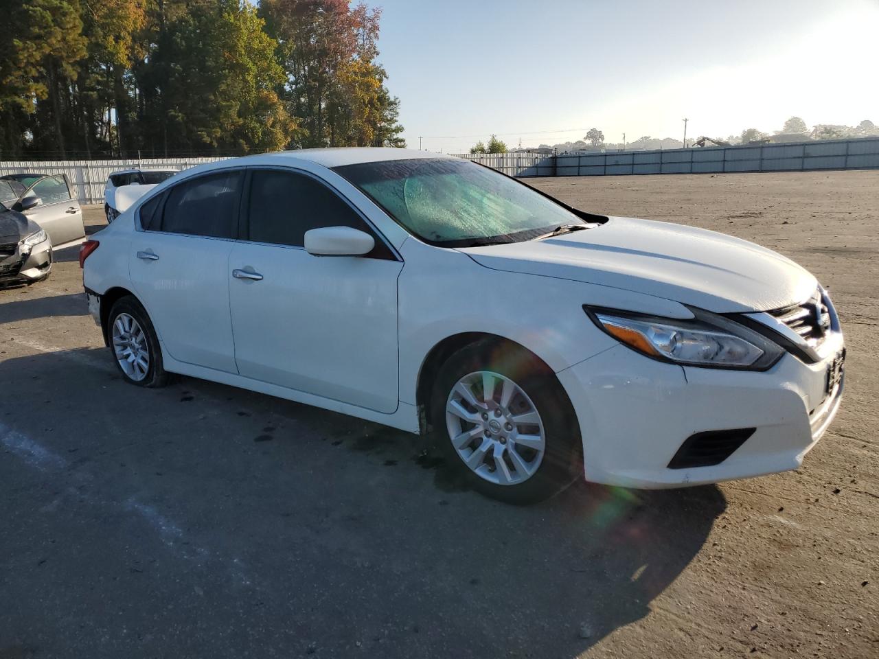 2016 Nissan Altima - Image 4