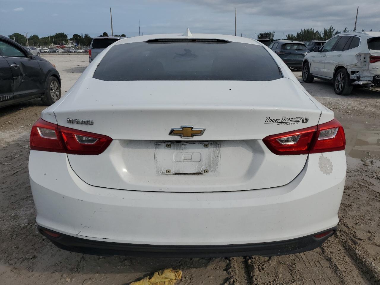 1G1ZD5ST7JF213017 2018 Chevrolet Malibu Lt