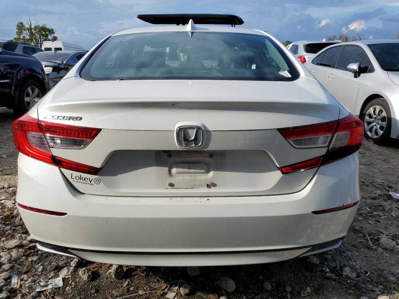 1HGCV1F4XJA017142 2018 Honda Accord Ex