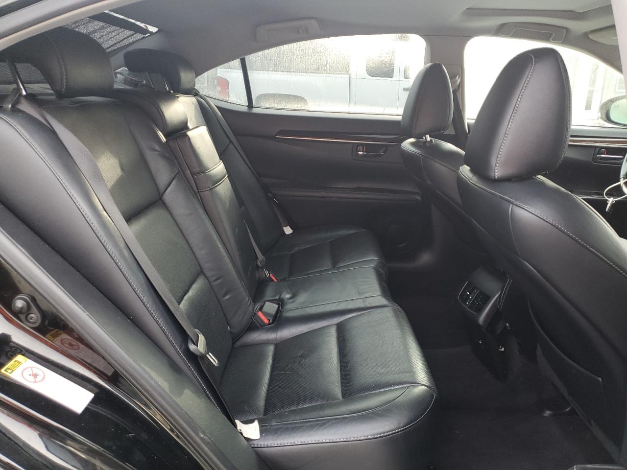 2013 Lexus ES - Image 10