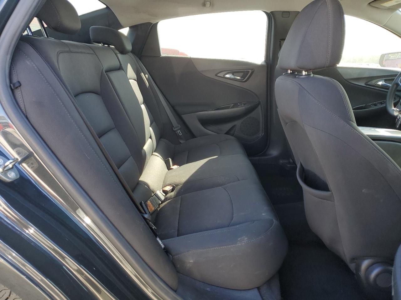 2018 Chevrolet Malibu - Image 10