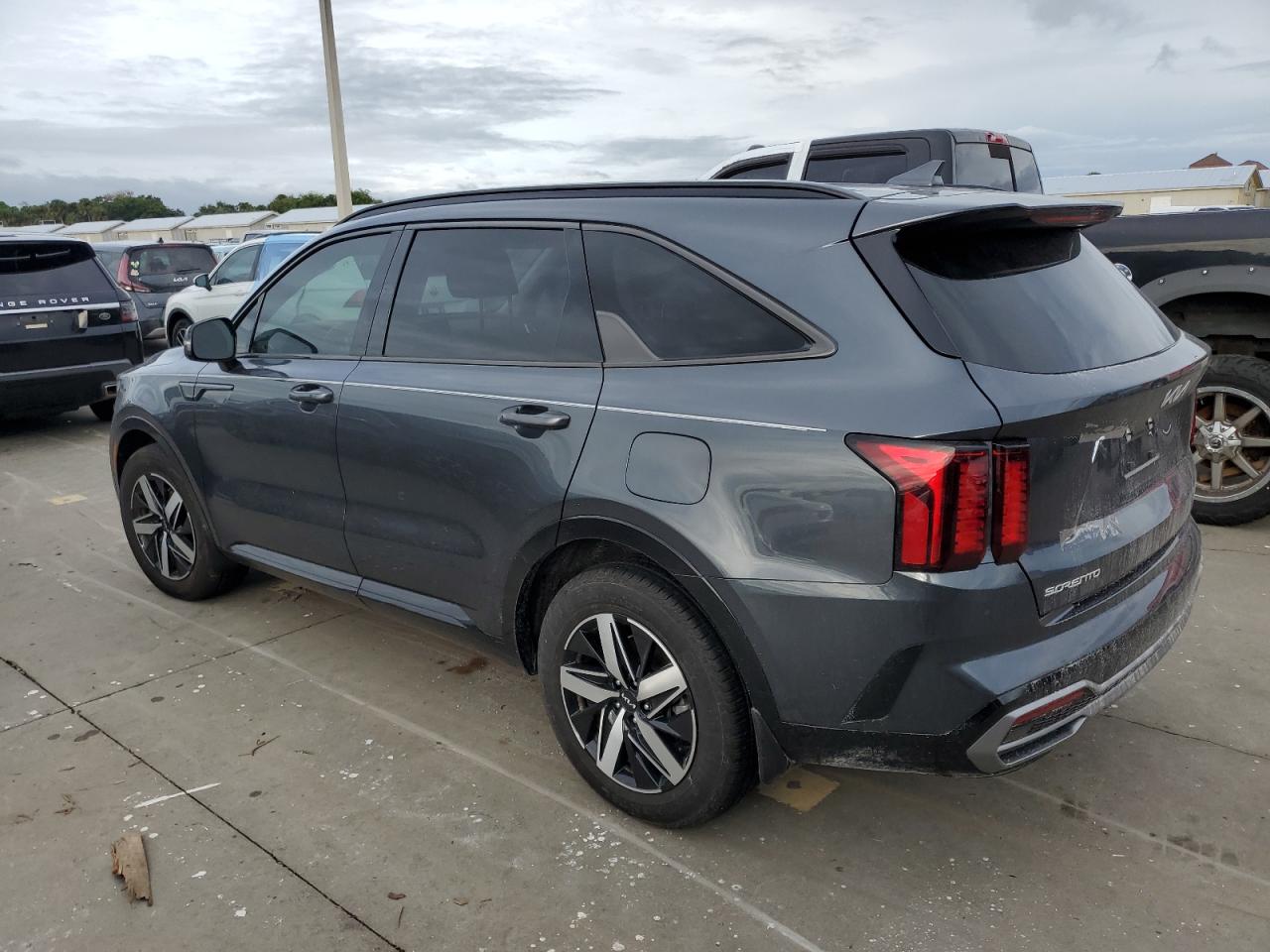 2023 Kia Sorento - Image 2