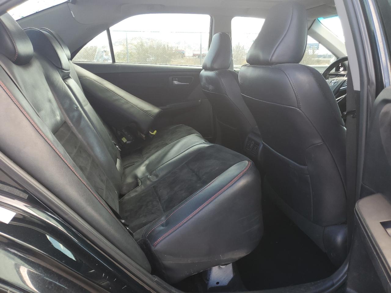 2015 Toyota Camry - Image 10