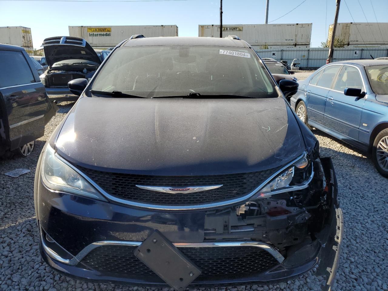 2019 Chrysler Pacifica - Image 5
