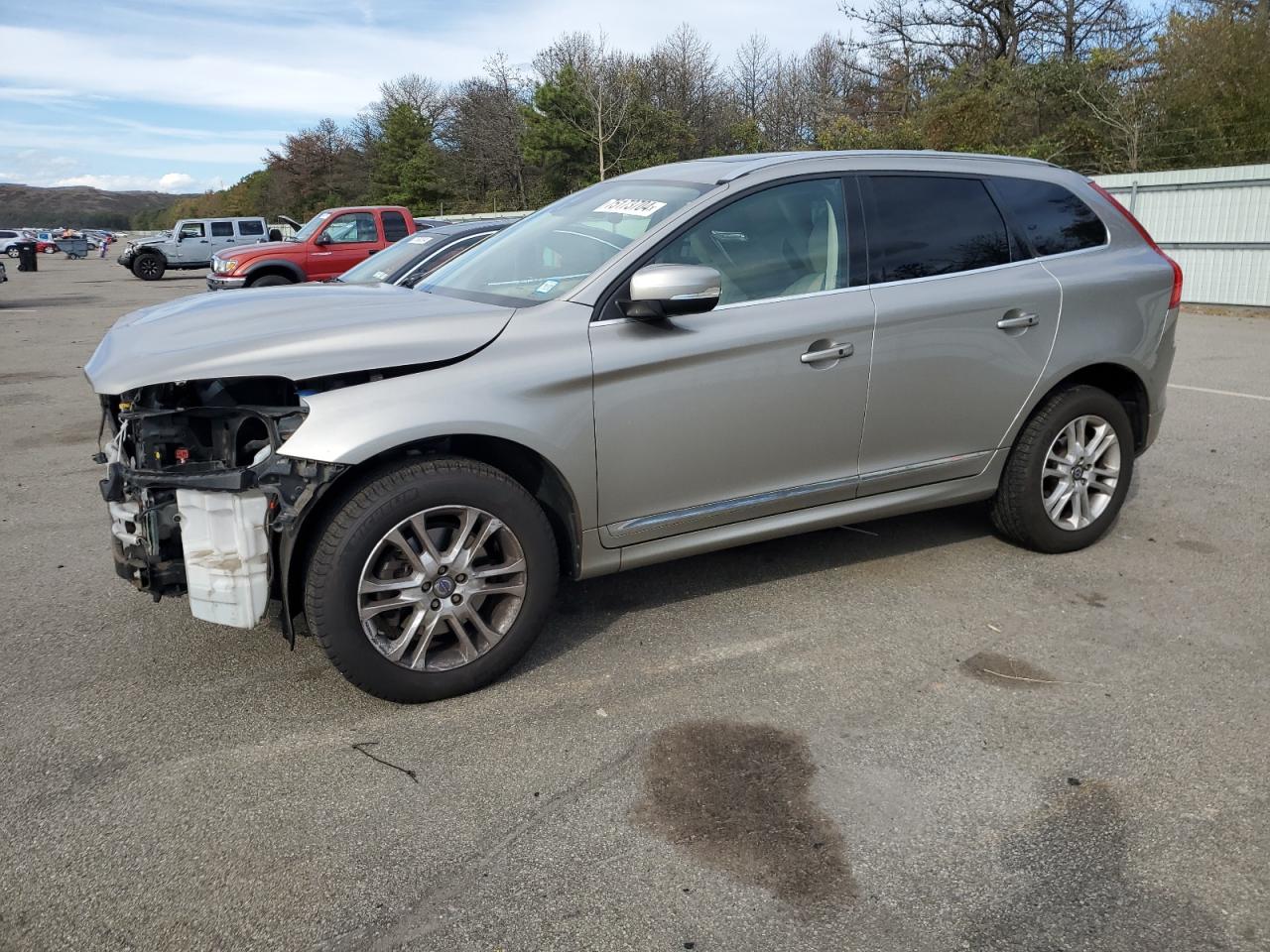 YV4612RK1F2647122 2015 VOLVO XC60 - Image 1