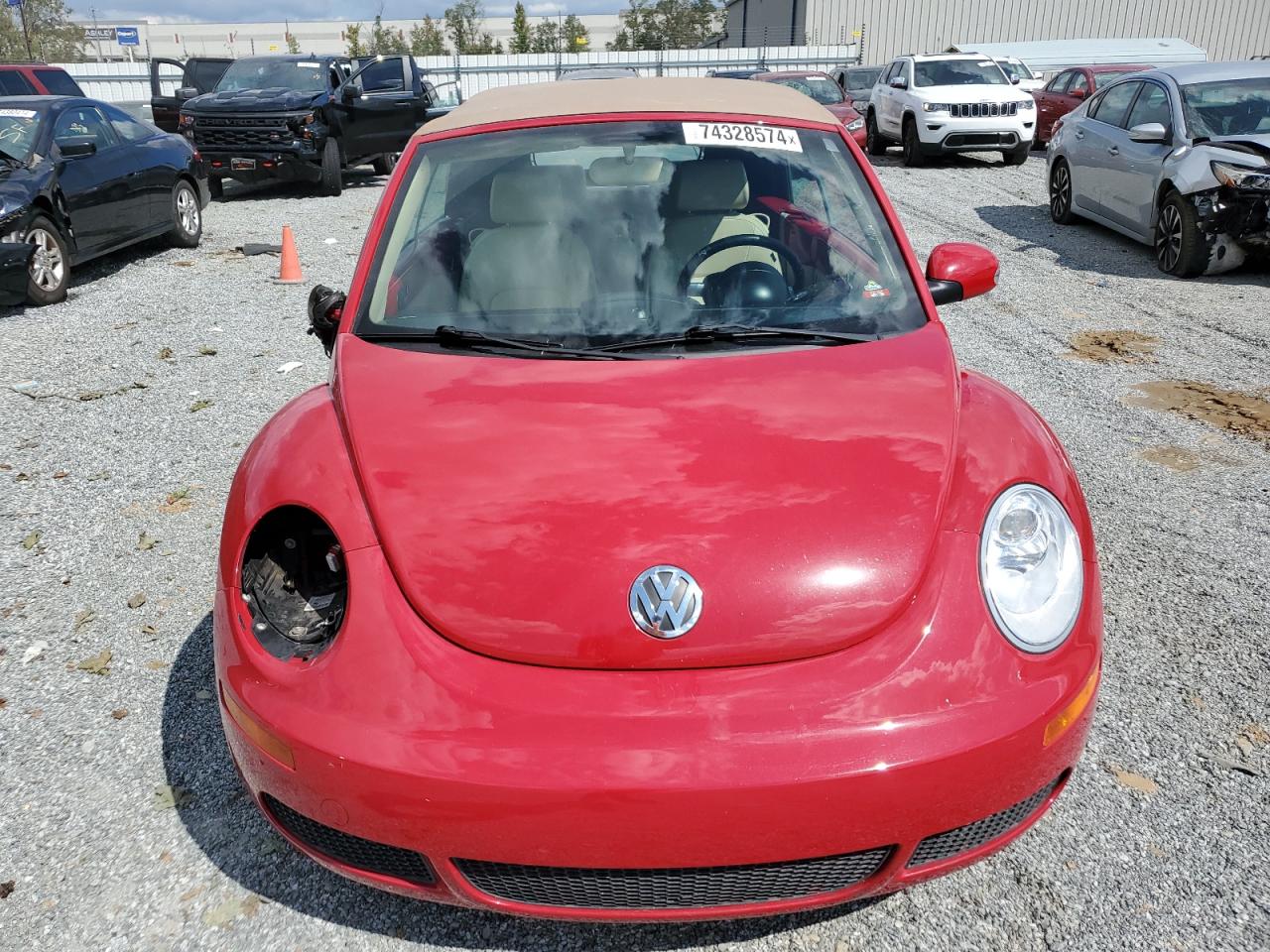 2010 Volkswagen Beetle - Image 5