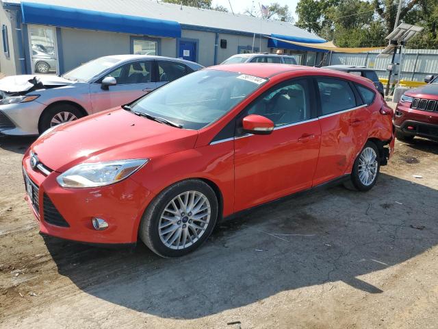  FORD FOCUS 2012 Красный